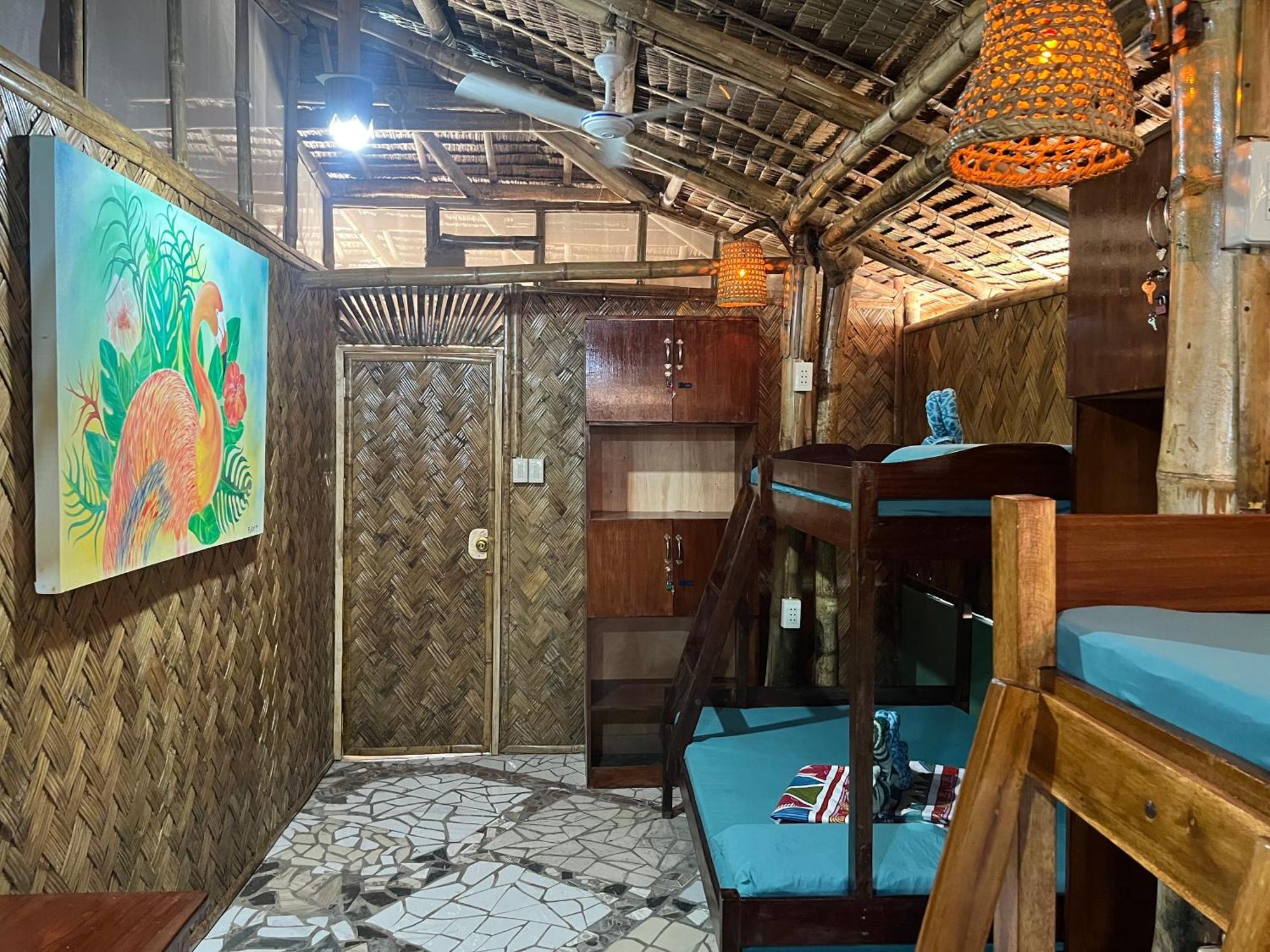 Bamboo Nest Beachfront Пуэрто-Принцеса Экстерьер фото