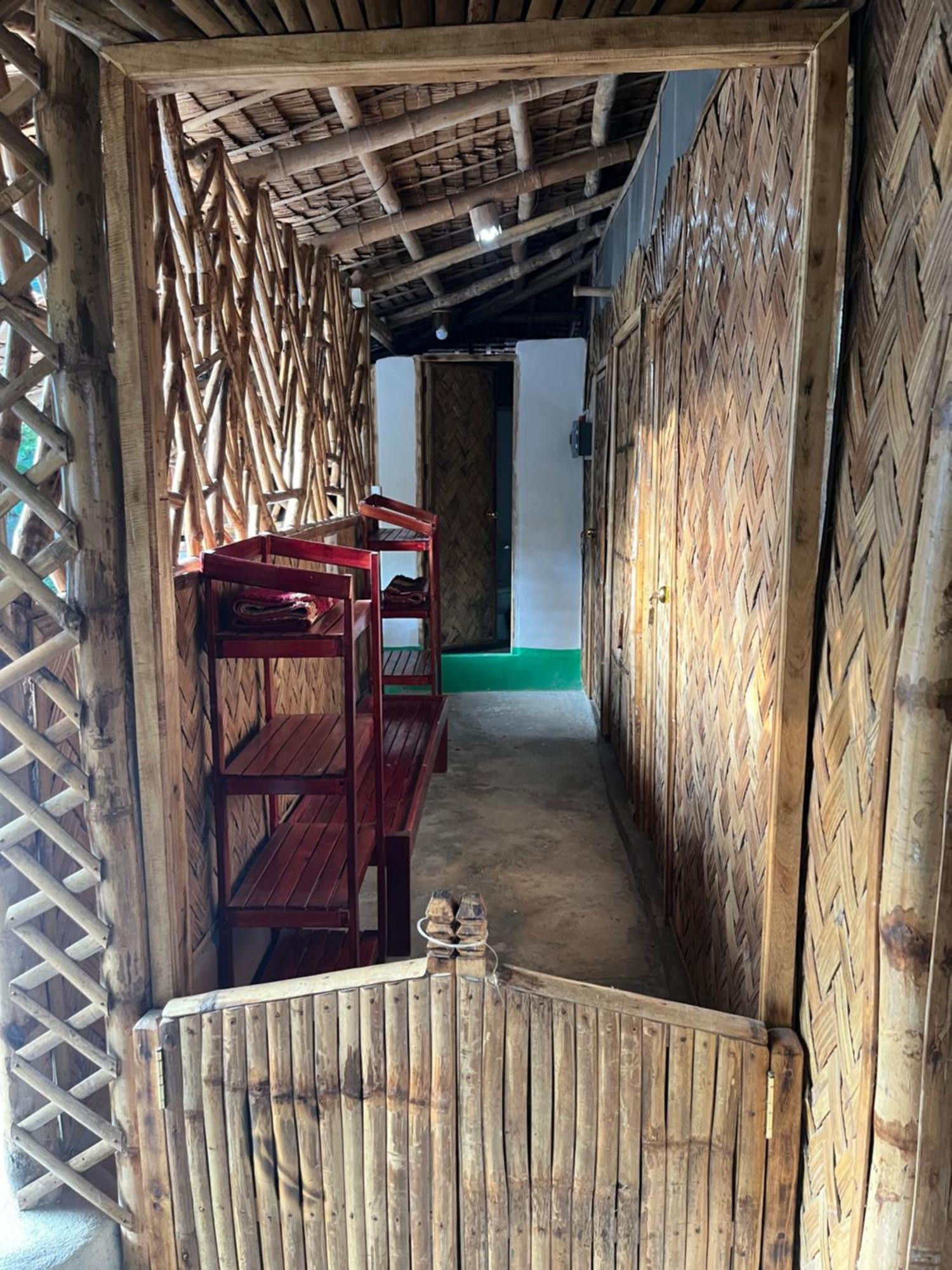 Bamboo Nest Beachfront Пуэрто-Принцеса Экстерьер фото